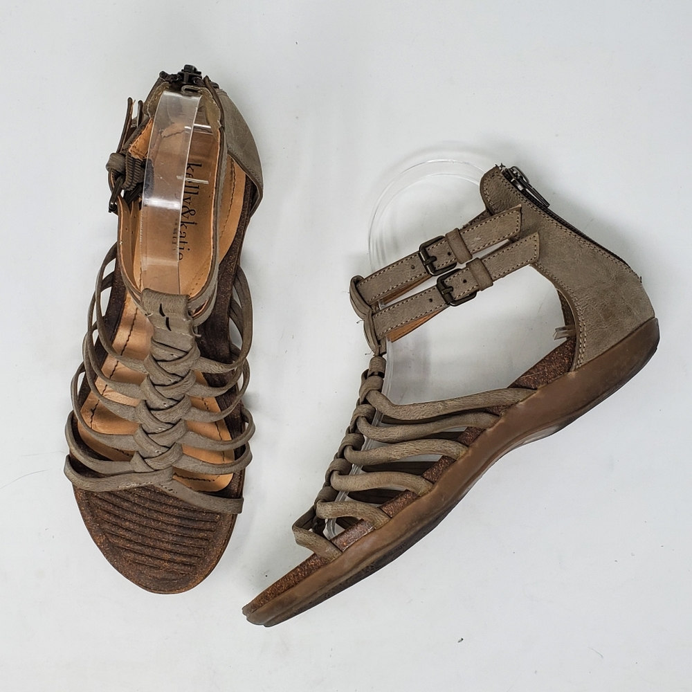 KELLY & KATIE Flat Sandals Size 7.5